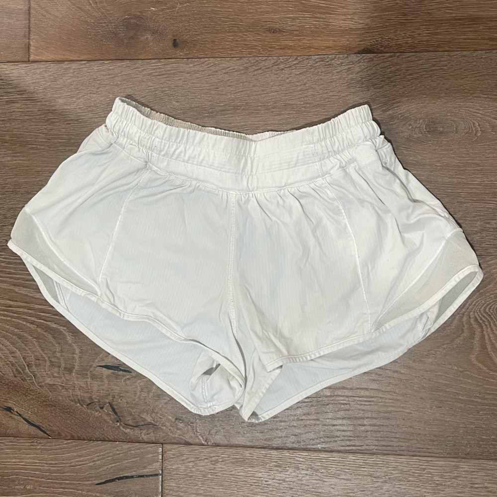 WHITE HOTTY HOT LULULEMON SHORTS SIZE 4